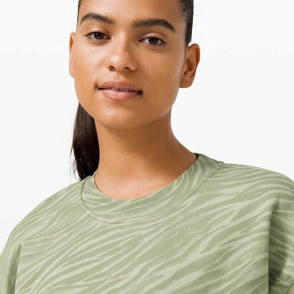 Lululemon | Perfectly Oversized Crew Size 6 (see measurements) - Picture 3 of 7